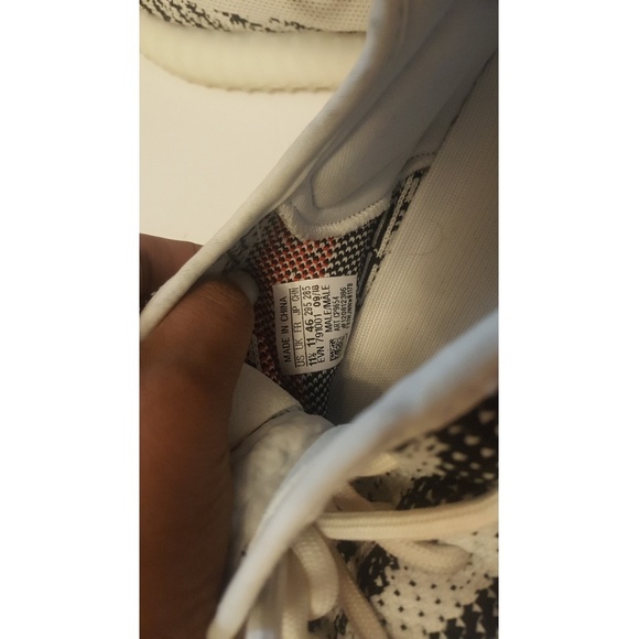Adidas Yeezy Boost 350 V2 Zebra - Picture 2 of 7